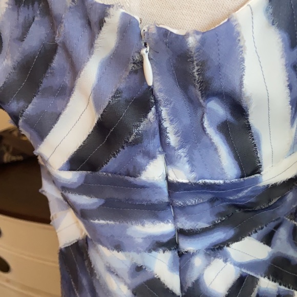 Ann Taylor lavender gray & white  V-Neck sheeth dress - Picture 5 of 7